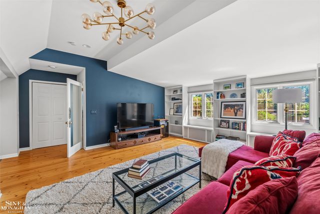 398 Rivard Boulevard, Grosse Pointe, MI 48230