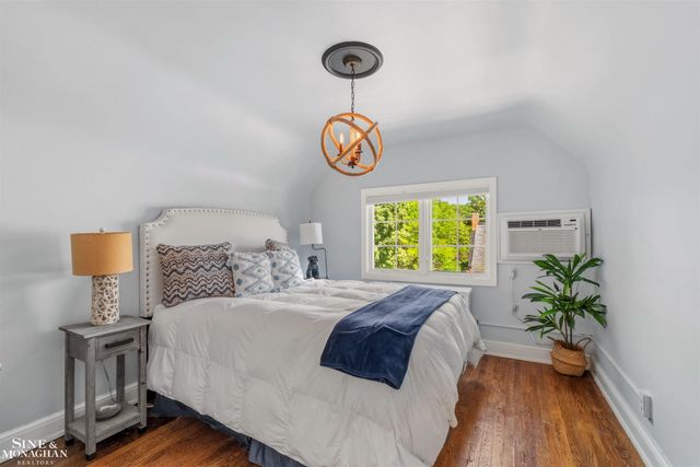 398 Rivard Boulevard, Grosse Pointe, MI 48230