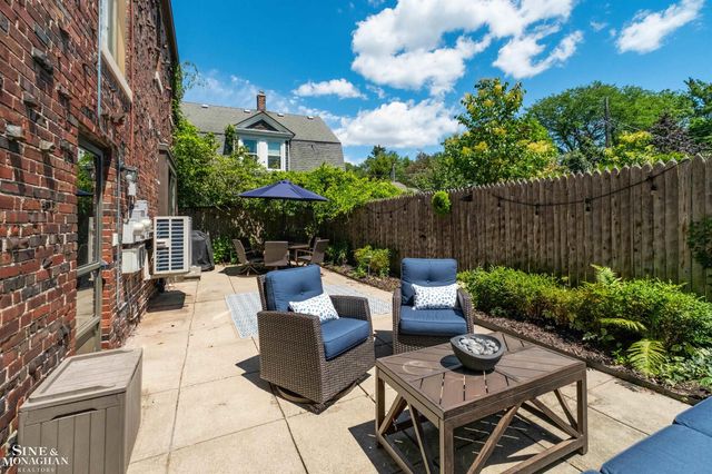 398 Rivard Boulevard, Grosse Pointe, MI 48230