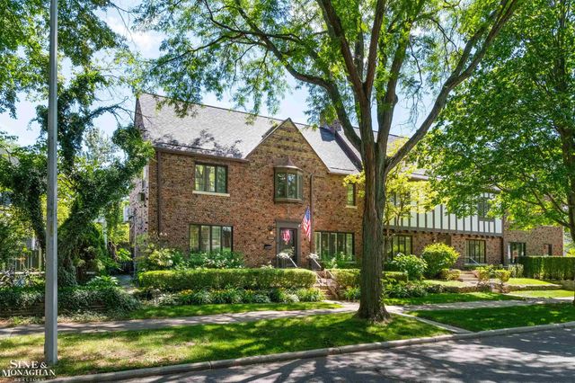 398 Rivard Boulevard, Grosse Pointe, MI 48230