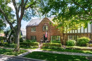 398 Rivard Boulevard, Grosse Pointe, MI 48230