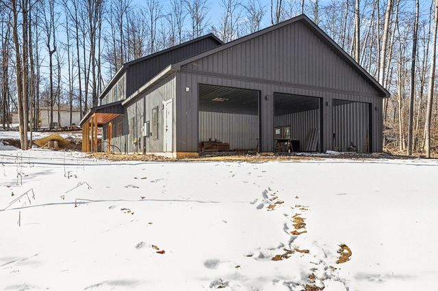 9810 Birdie Drive, Mecosta Twp, MI 49346