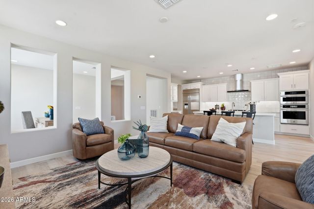 276 E BRACCIANO Avenue, Queen Creek, AZ 85140