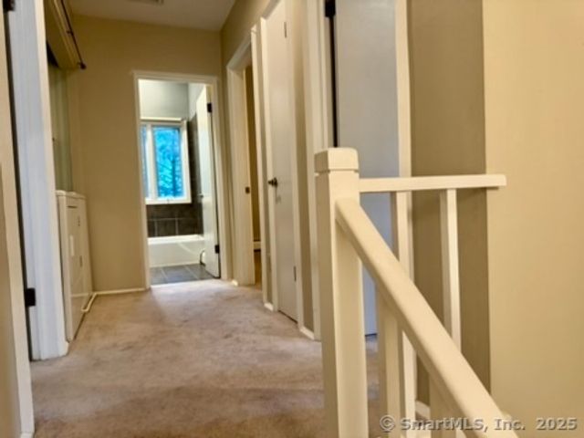 4 Earls Court E, Farmington, CT 06032