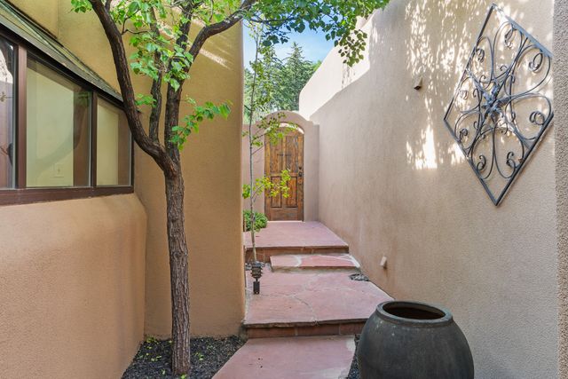 616 Paseo De La Cuma A, Santa Fe, NM 87501