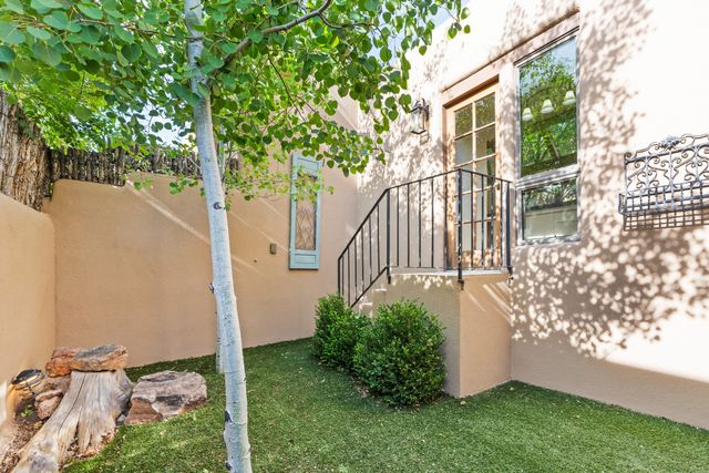 616 Paseo De La Cuma A, Santa Fe, NM 87501