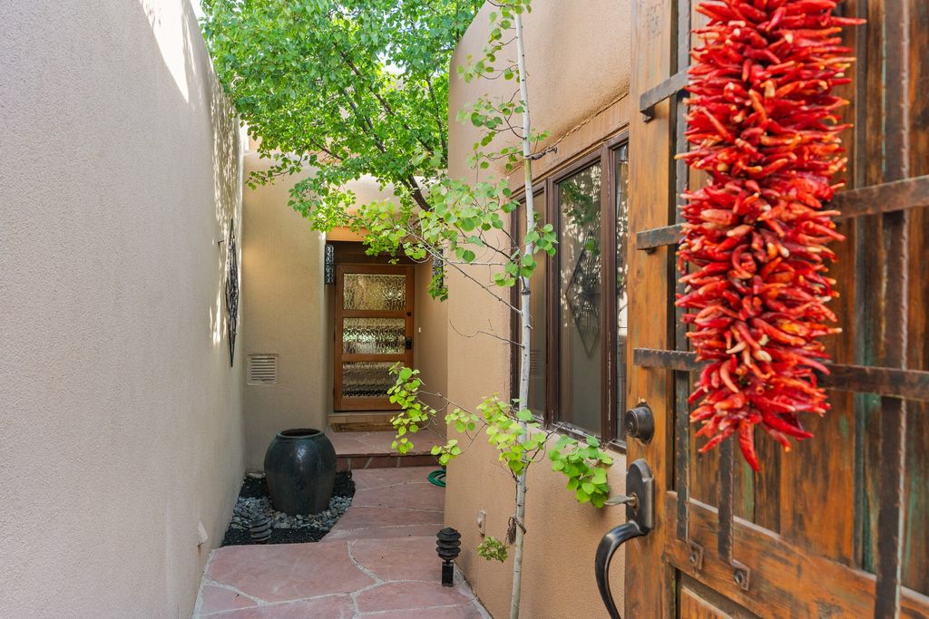 616 Paseo De La Cuma A, Santa Fe, NM 87501