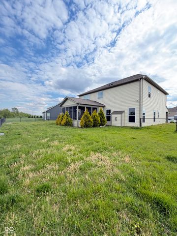 1407 Classic Avenue, Greenwood, IN 46143