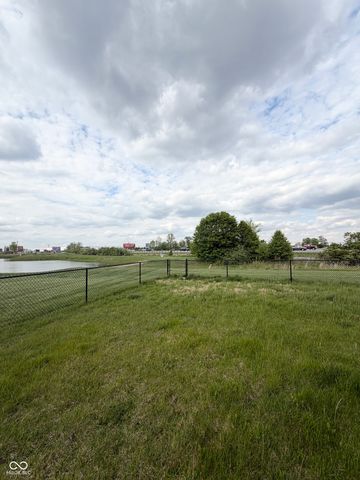 1407 Classic Avenue, Greenwood, IN 46143