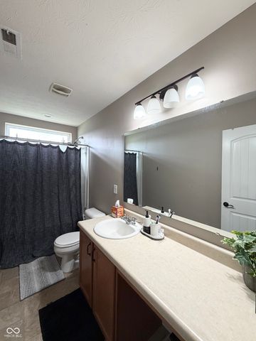 1407 Classic Avenue, Greenwood, IN 46143