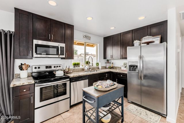 8819 W GLENROSA Avenue, Phoenix, AZ 85037