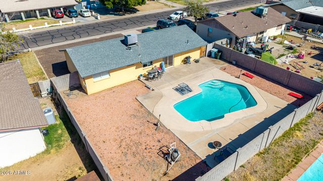 8819 W GLENROSA Avenue, Phoenix, AZ 85037