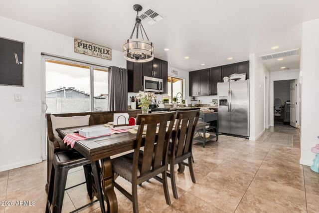 8819 W GLENROSA Avenue, Phoenix, AZ 85037