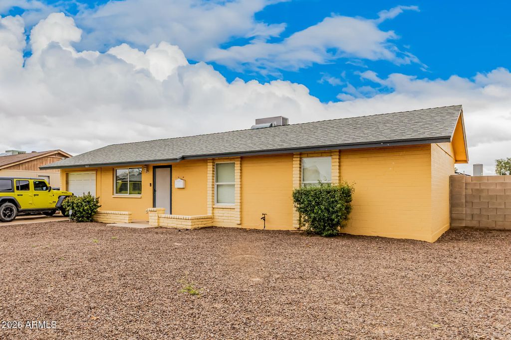 8819 W GLENROSA Avenue, Phoenix, AZ 85037 — photo 2