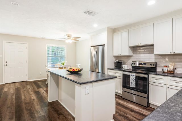 209 Cooner Street B, College Station, TX 77840