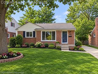 28142 Elmira Street, Livonia, MI 48150