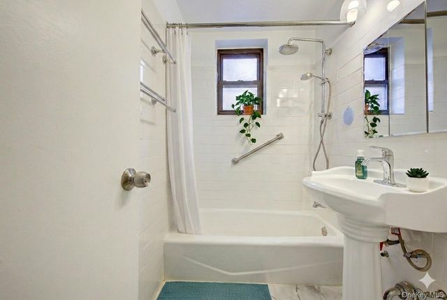 83-30 Vietor Avenue 708, Elmhurst, NY 11373