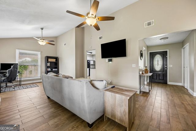 105 Wolf Bay Circle, Kingsland, GA 31548