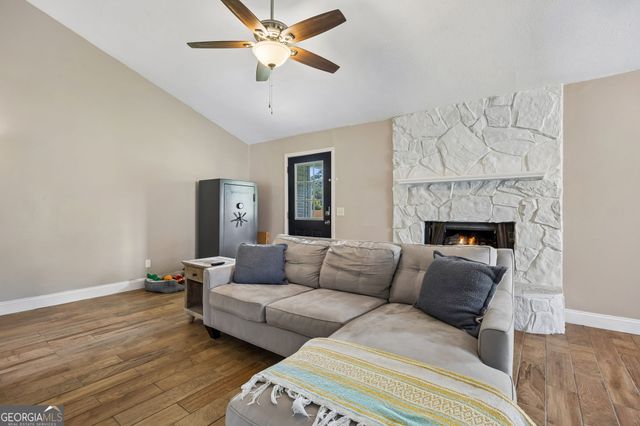105 Wolf Bay Circle, Kingsland, GA 31548