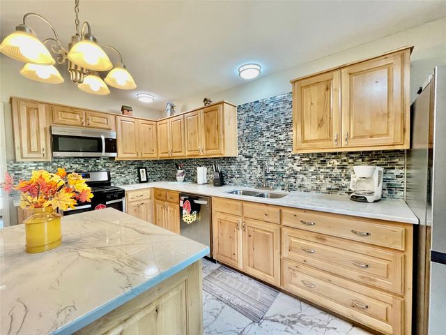 945 Brickyard Road, West, TX 76691