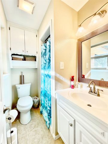 945 Brickyard Road, West, TX 76691