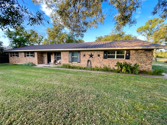 945 Brickyard Road, West, TX 76691