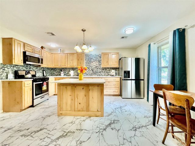 945 Brickyard Road, West, TX 76691