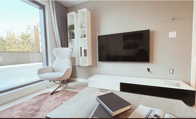 144-49 Northern Boulevard 516, Flushing, NY 11354