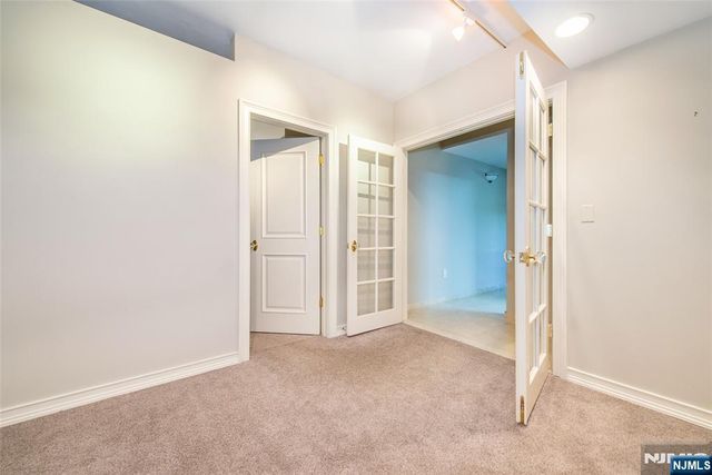 1360 Hamburg Turnpike 402, Wayne, NJ 07470