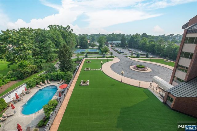 1360 Hamburg Turnpike 402, Wayne, NJ 07470