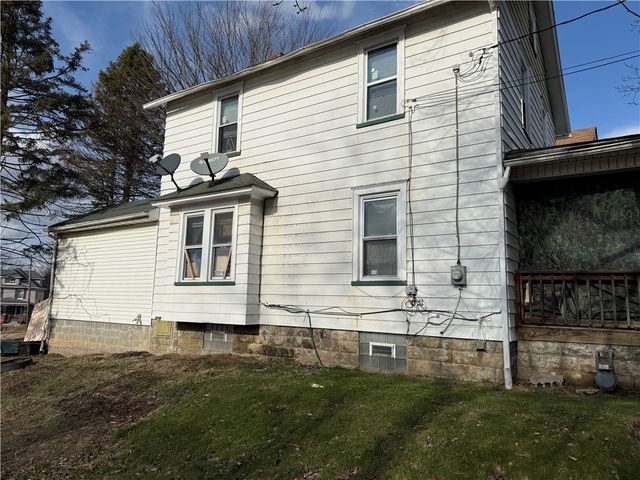 819 Morton St, New Castle, PA 16101