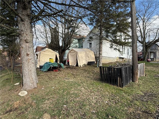 819 Morton St, New Castle, PA 16101