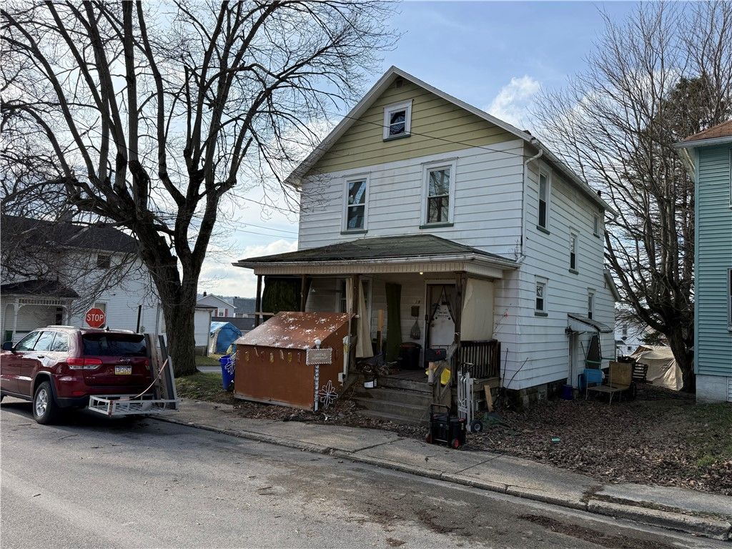 819 Morton St, New Castle, PA 16101