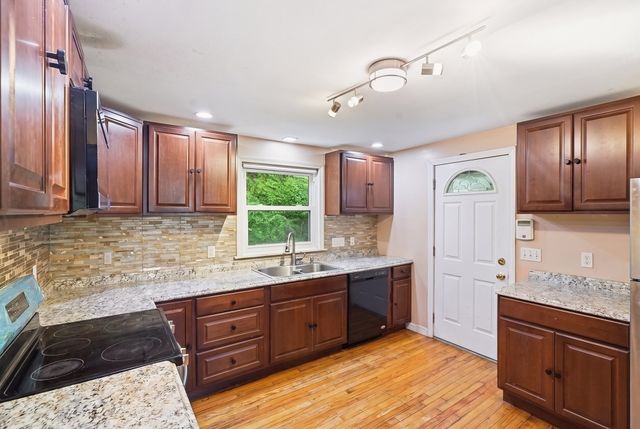 24 College Farm Rd, Waltham, MA 02451