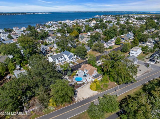 344 E Point Pleasant Avenue, Ocean Gate, NJ 08740