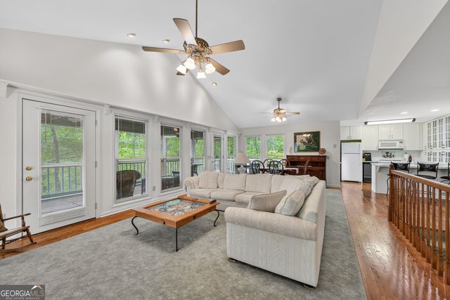 359 Bahn Erlenbruck, Helen, GA 30545