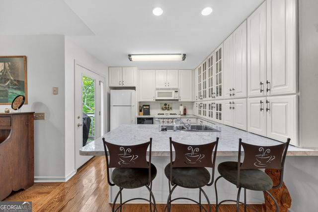 359 Bahn Erlenbruck, Helen, GA 30545
