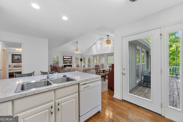 359 Bahn Erlenbruck, Helen, GA 30545