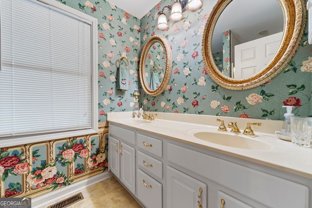 359 Bahn Erlenbruck, Helen, GA 30545