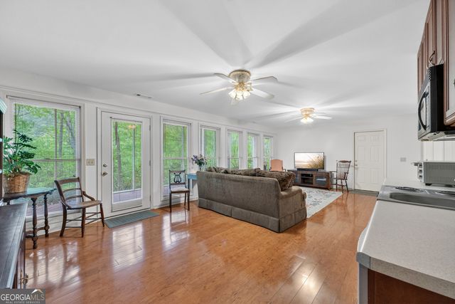 359 Bahn Erlenbruck, Helen, GA 30545