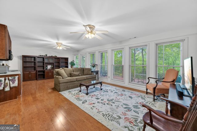 359 Bahn Erlenbruck, Helen, GA 30545