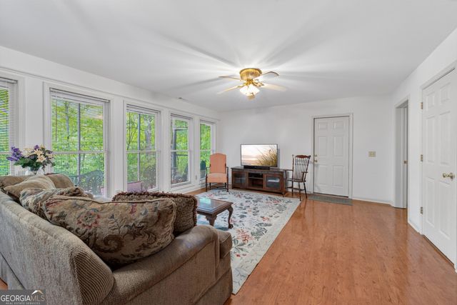 359 Bahn Erlenbruck, Helen, GA 30545