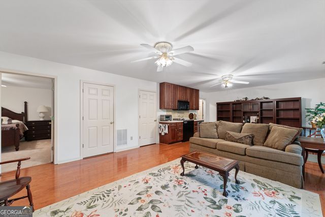 359 Bahn Erlenbruck, Helen, GA 30545