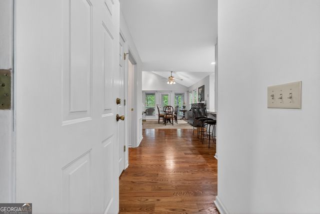 359 Bahn Erlenbruck, Helen, GA 30545
