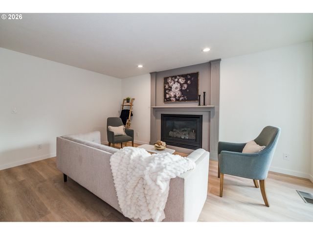 13413 GERBER WOODS Dr, Oregon City, OR 97045
