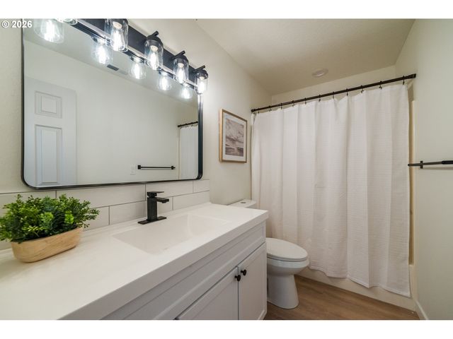 13413 GERBER WOODS Dr, Oregon City, OR 97045