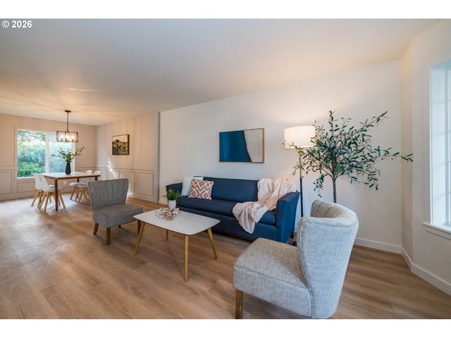 13413 GERBER WOODS Dr, Oregon City, OR 97045