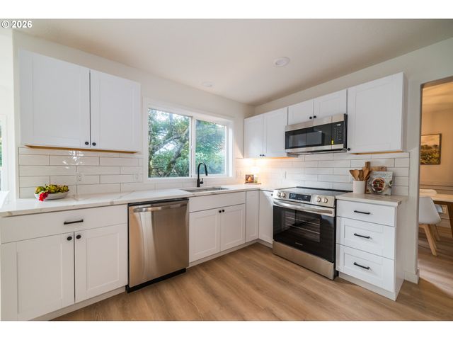 13413 GERBER WOODS Dr, Oregon City, OR 97045