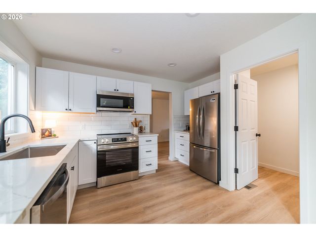 13413 GERBER WOODS Dr, Oregon City, OR 97045