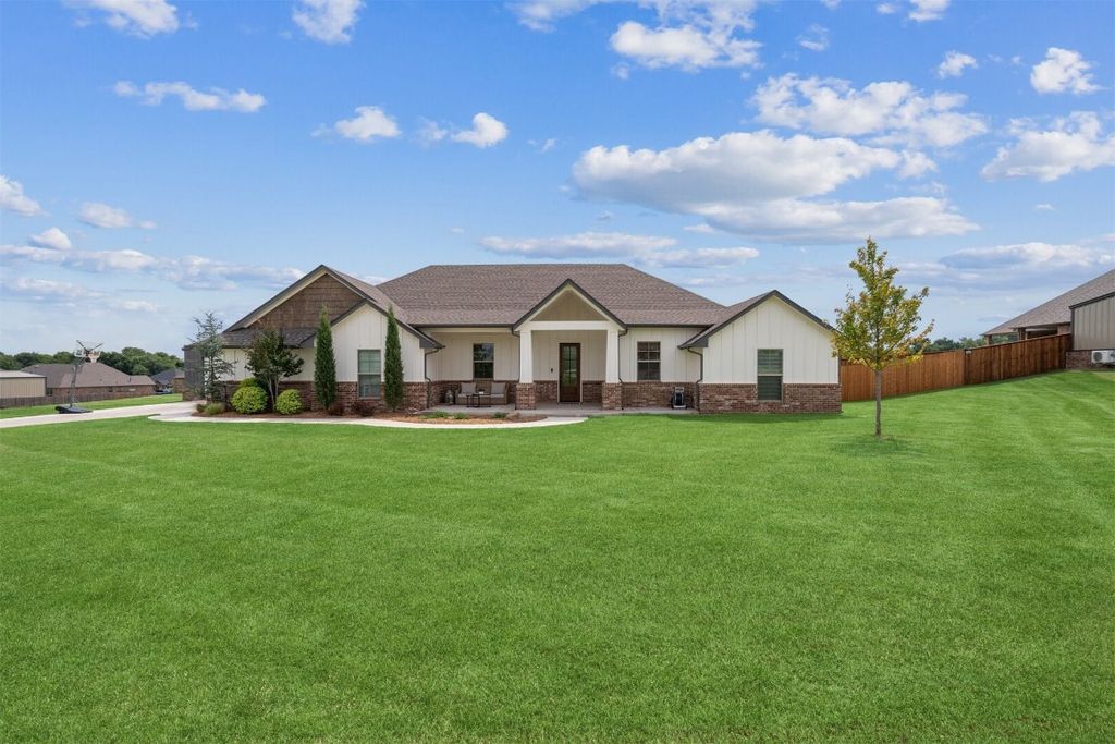 1340 Glenwood Drive, Tuttle, OK 73089